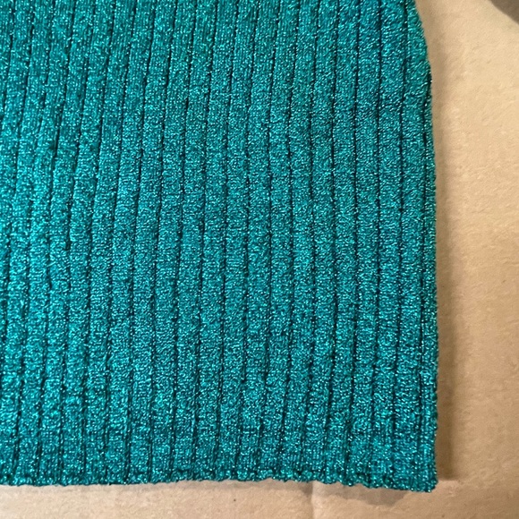 Authentic Gucci Rib-Lamé Cropped Polo Shirt size L - Picture 7 of 11